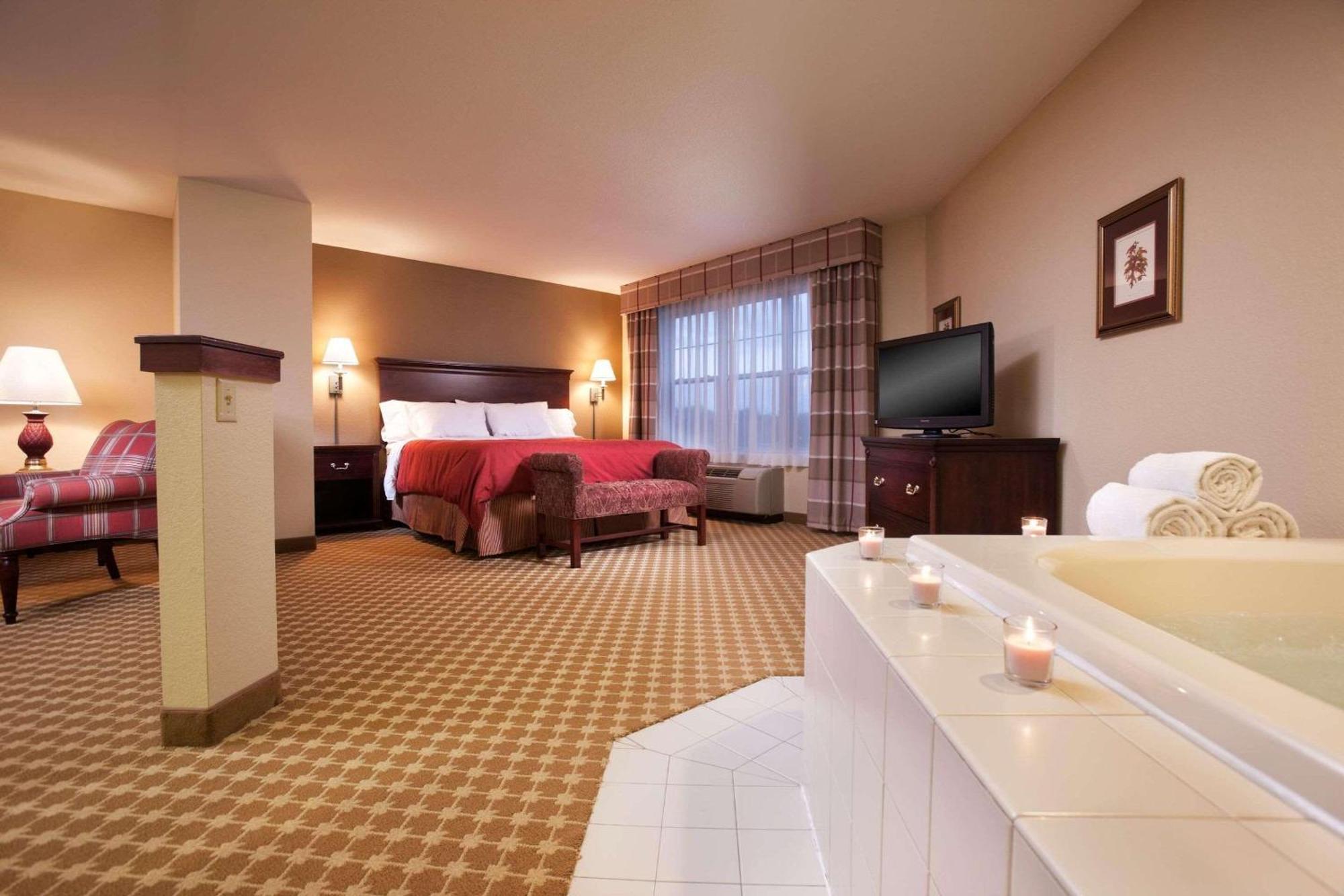 Country Inn & Suites By Radisson, Des Moines West, Ia Clive Ngoại thất bức ảnh