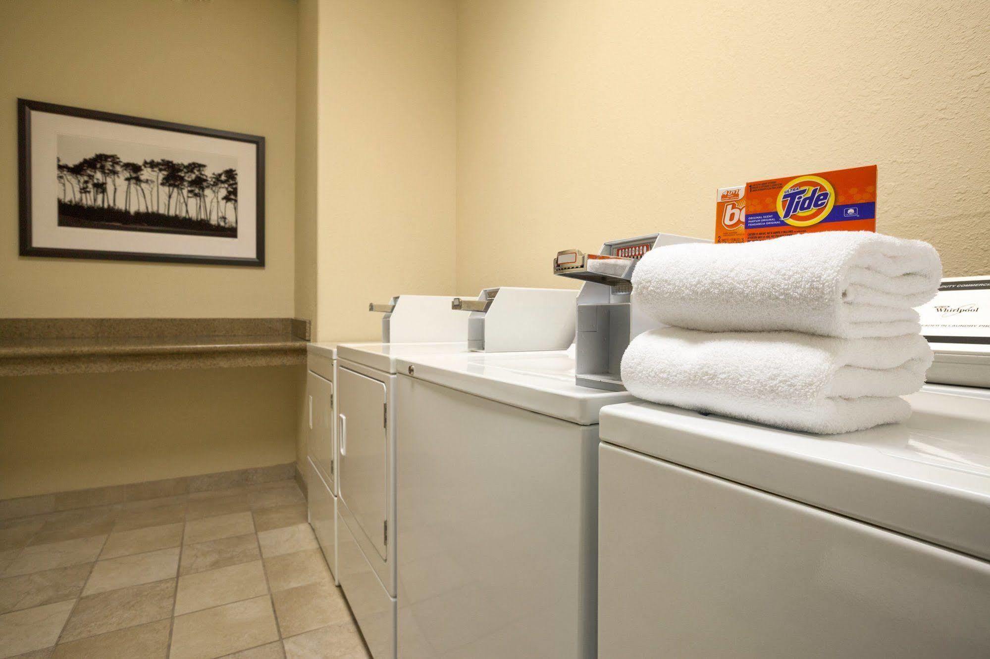 Country Inn & Suites By Radisson, Des Moines West, Ia Clive Ngoại thất bức ảnh